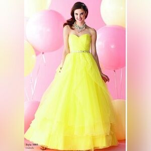 Alfred Angelo Disney Royal Ball Style 5005‎ Princess Belle Ballgown